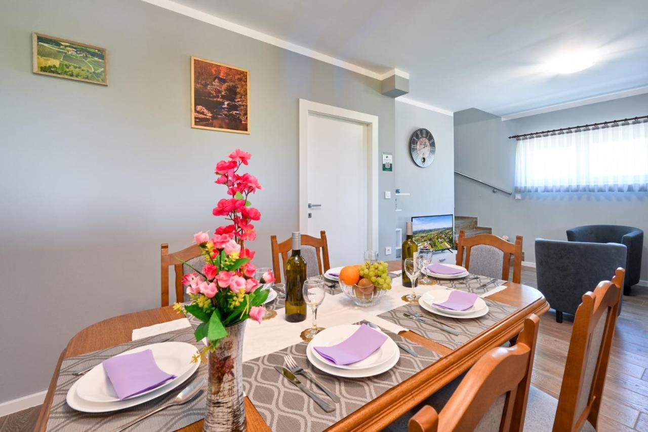 Cvetkova Hiza Sa Jacuzzijem Villa Tuheljske Toplice Ngoại thất bức ảnh