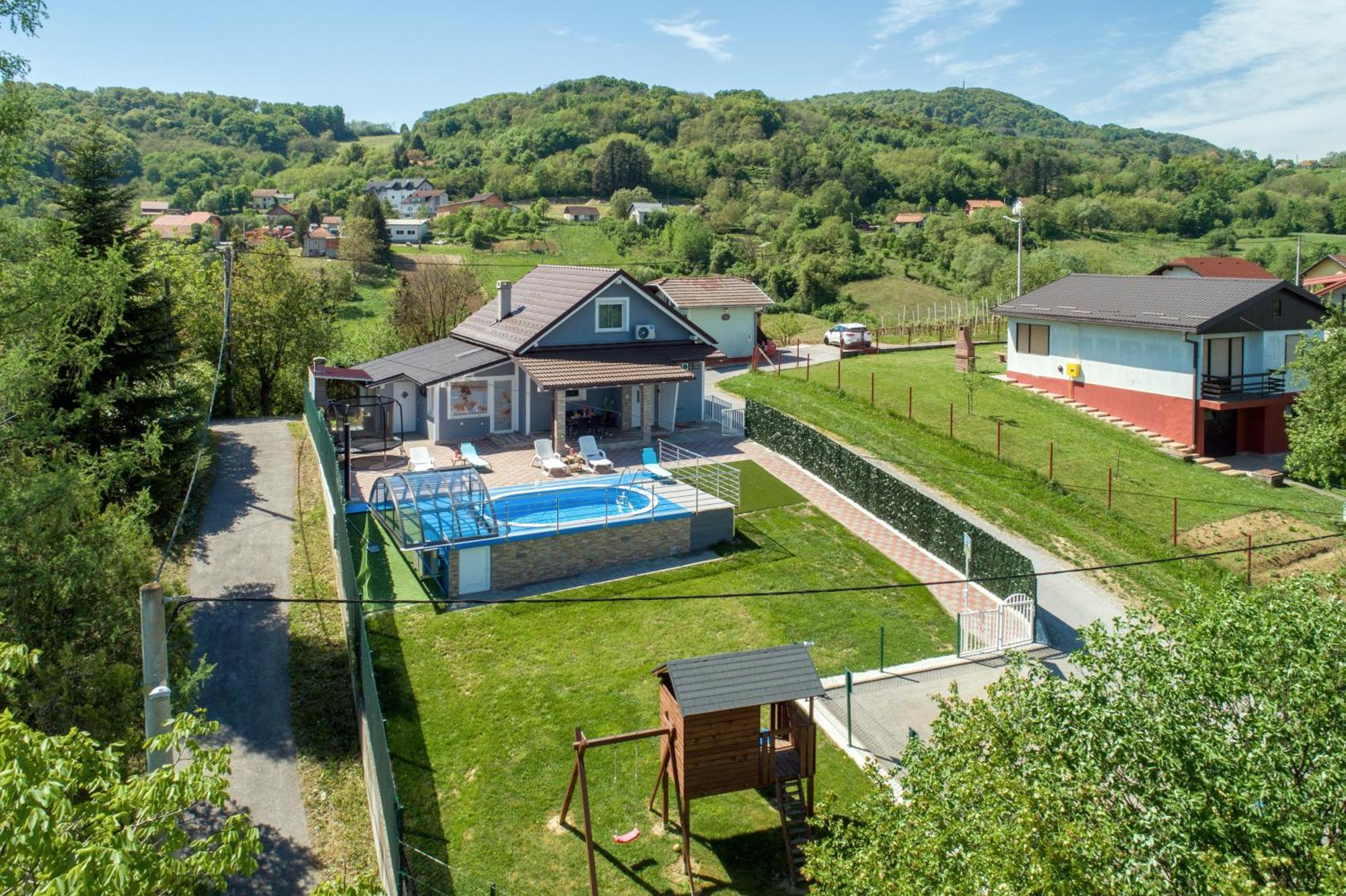 Cvetkova Hiza Sa Jacuzzijem Villa Tuheljske Toplice Ngoại thất bức ảnh